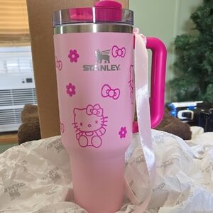 Stanley Pink Kawaii Hello Kitty 40oz Stainless Quencher Travel Mug
